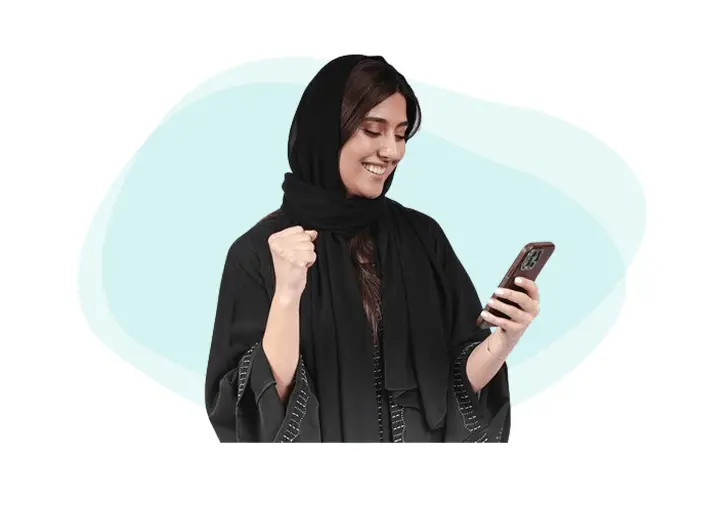 رائدة أعمال تستمتع بعروض بطاقة رياديات